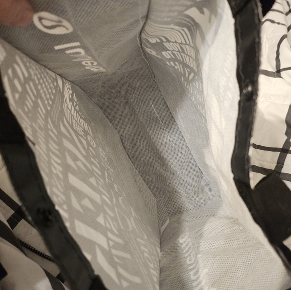 lululemon athletica Black and Green Tote‎ Bag / Lunch Bag Set - Picture 8 of 10